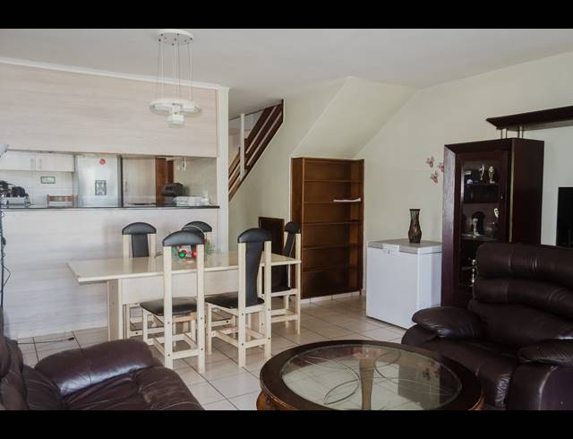 3 BEDROOM TOWNHOUSE FOR SALE IN SCOTTBURGH CENTRAL